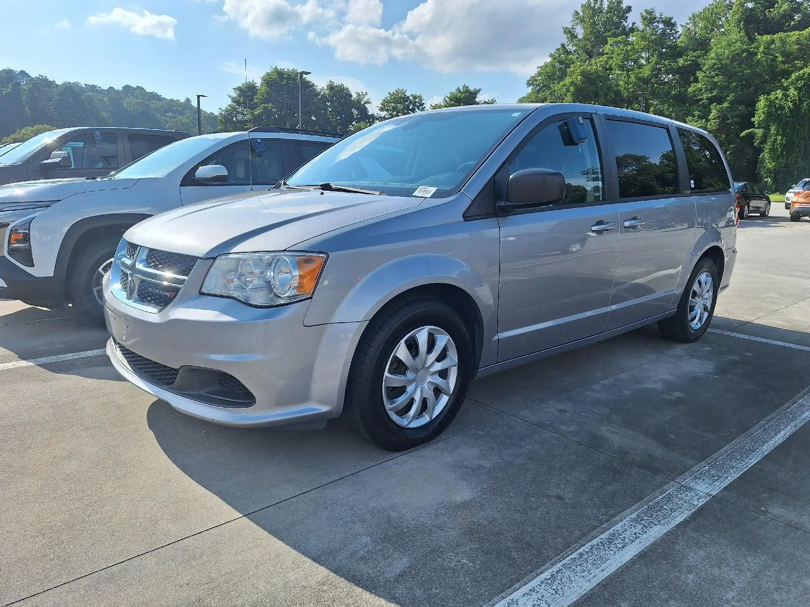 Used 2018 Billet Clearcoat Dodge SE image 2