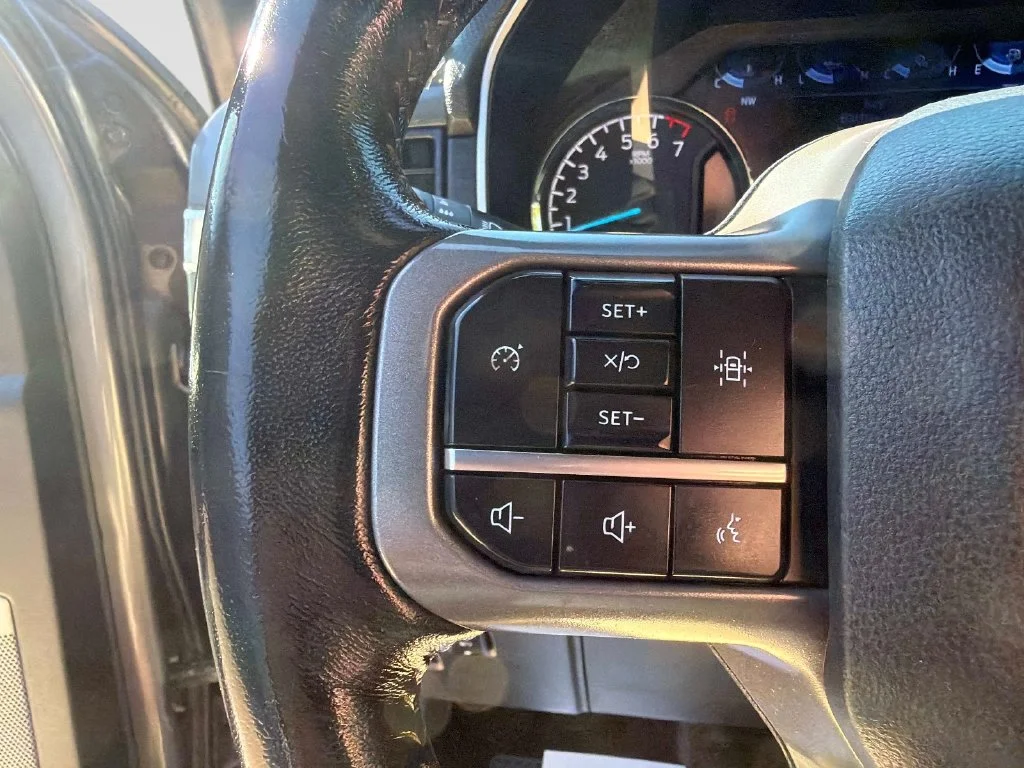 Used 2022 Gray Ford XLT image 31