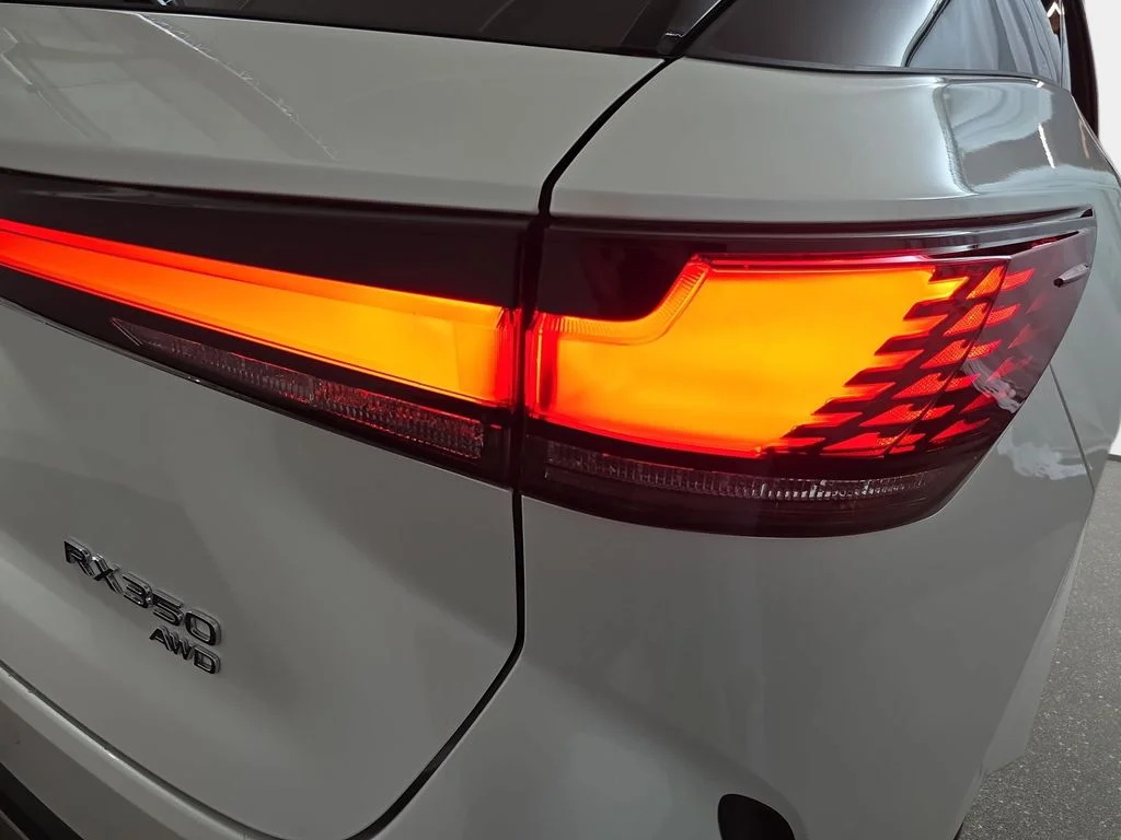 New 2026 Eminent White Pearl Lexus PREMIUM image 31
