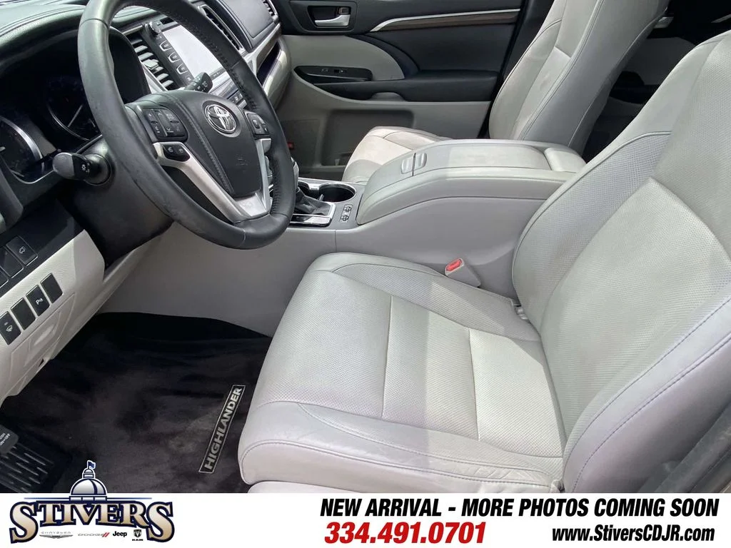 Used 2014 Gray Toyota Limited image 48