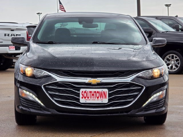 Used 2025 Chevrolet Malibu 1LT with VIN 1G1ZD5ST9SF114829 for sale in Indianola, IA