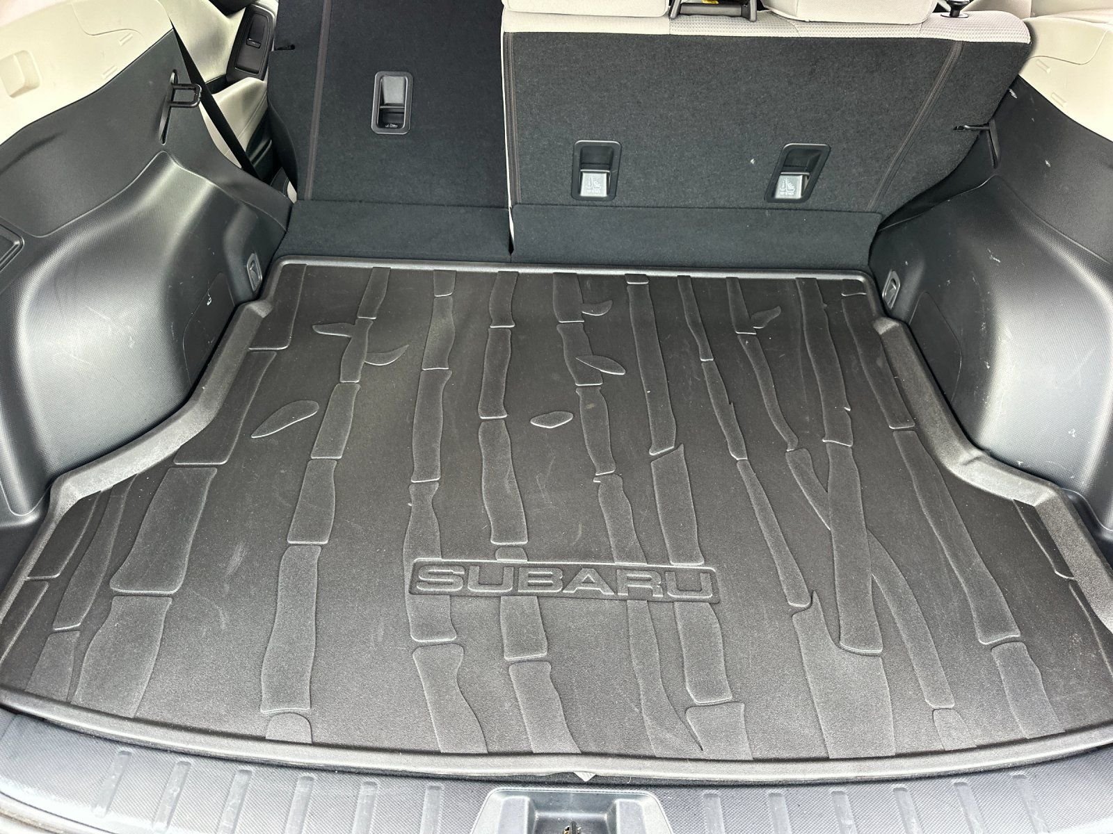 Used 2022 Green Subaru Base image 15