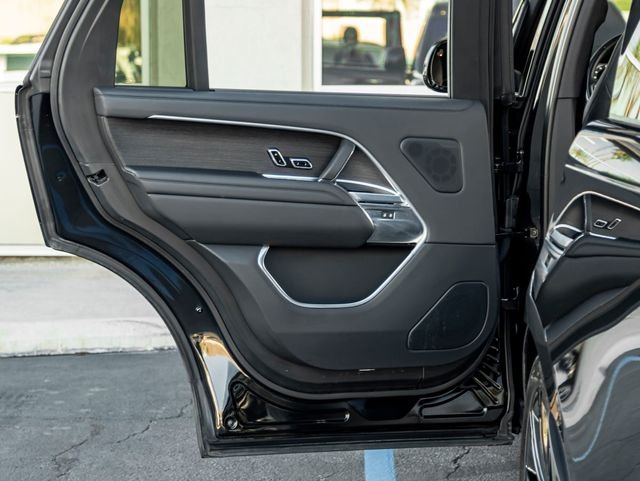 Used 2024 Santorini Black Metallic Land Rover SE image 21