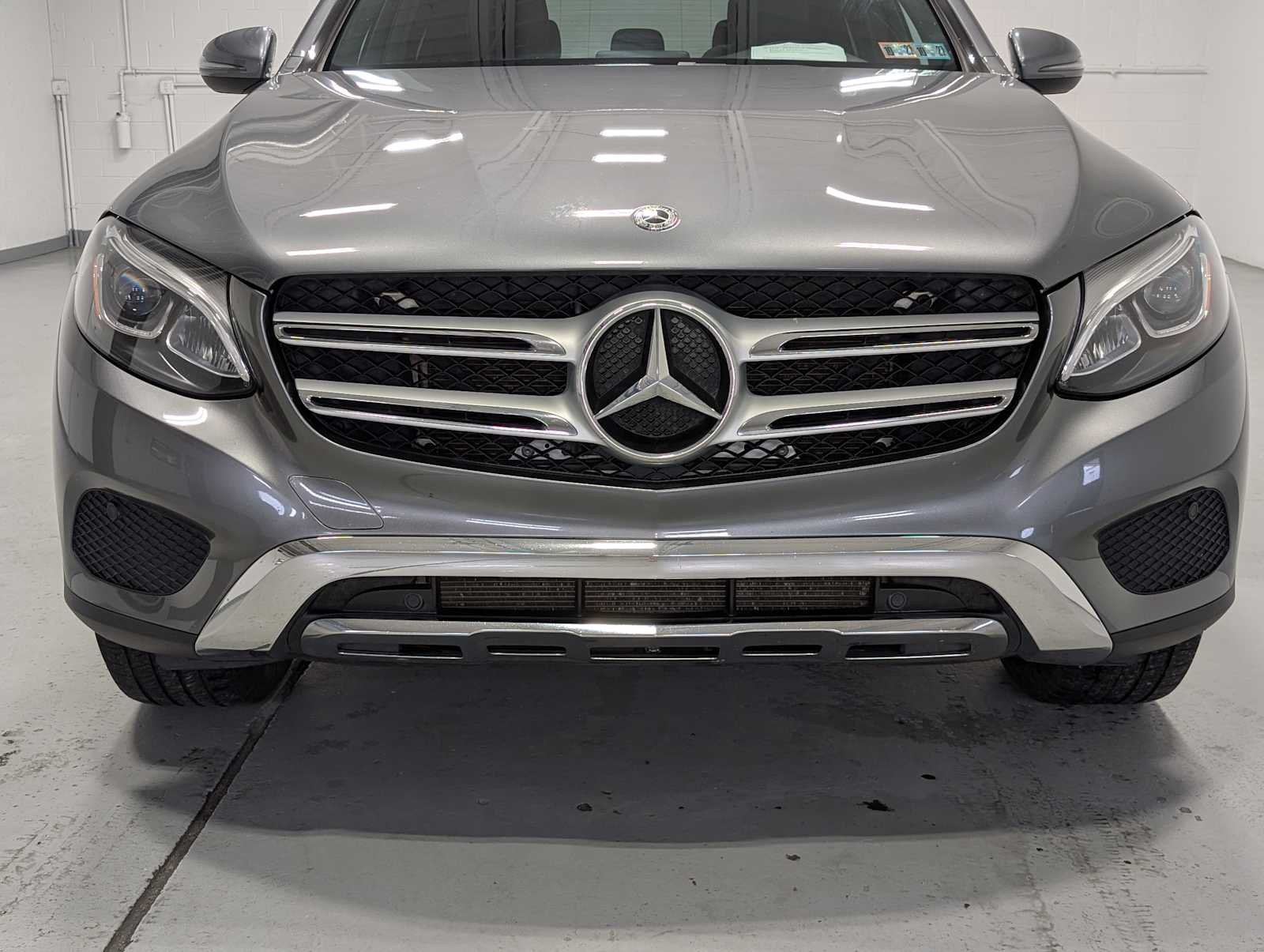 Used 2018 Selenite Grey Metallic Mercedes-Benz GLC 300 image 2