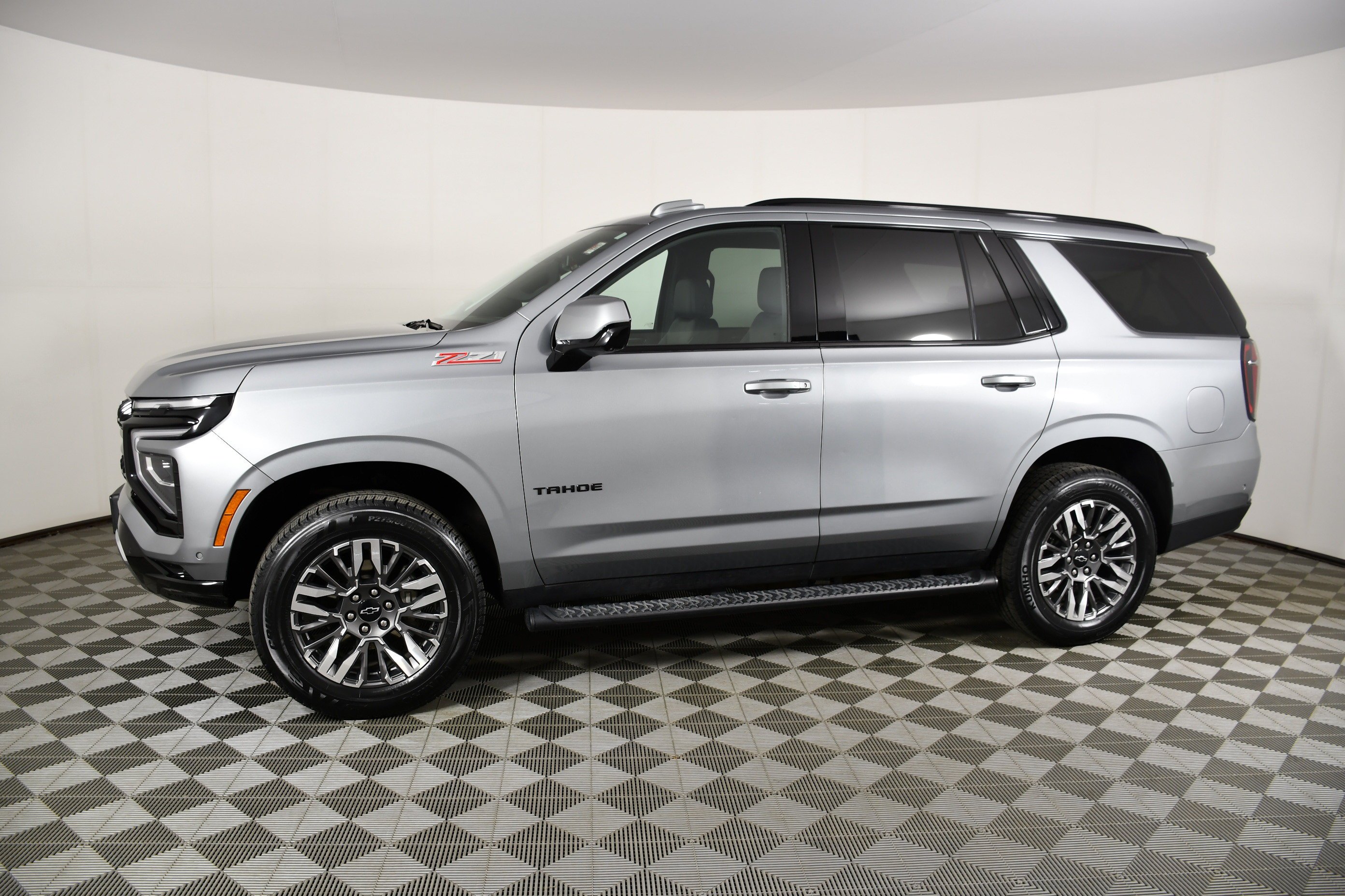 Used 2025 Sterling Gray Metallic Chevrolet Z71 image 9