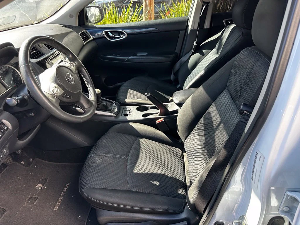 Used 2017 White Nissan SR image 17