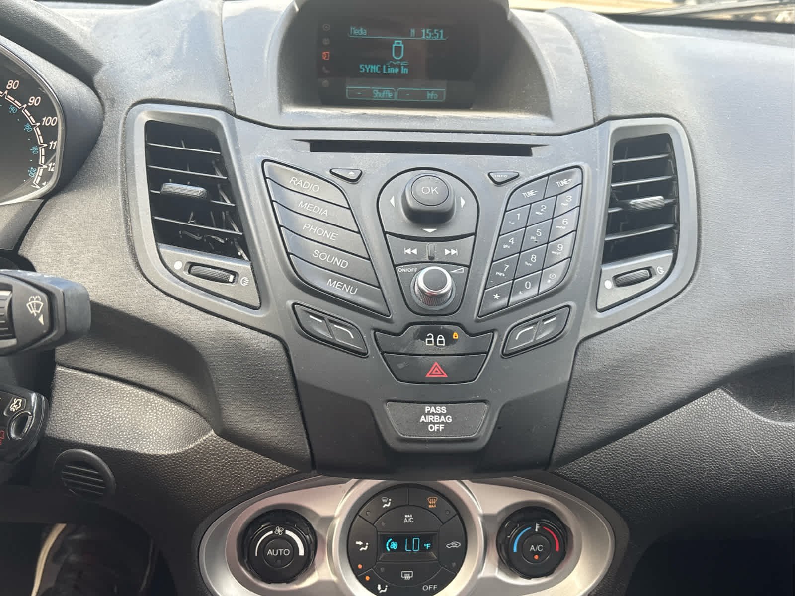 Used 2015 Ingot Silver Ford SE image 10