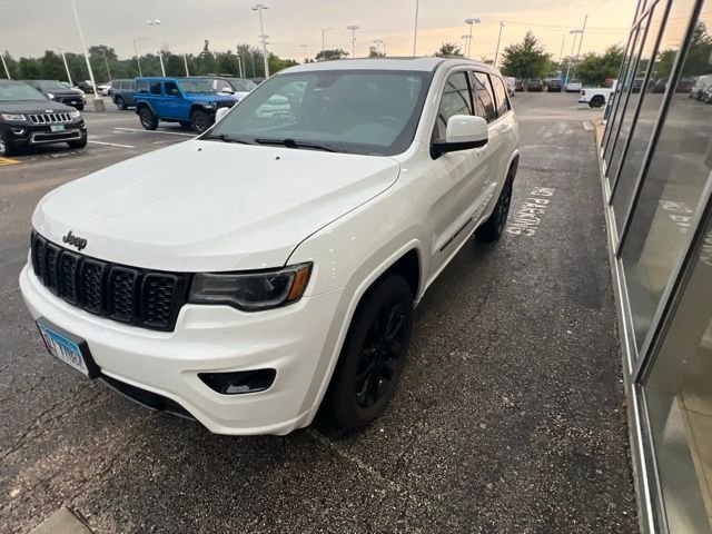 Used 2022 White Jeep Laredo X image 2