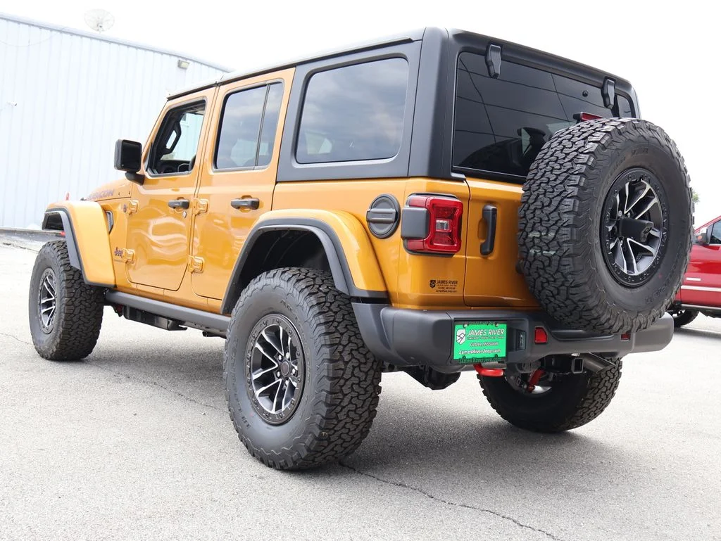 New 2026 Goldilocks Exterior Paint Jeep Rubicon image 3