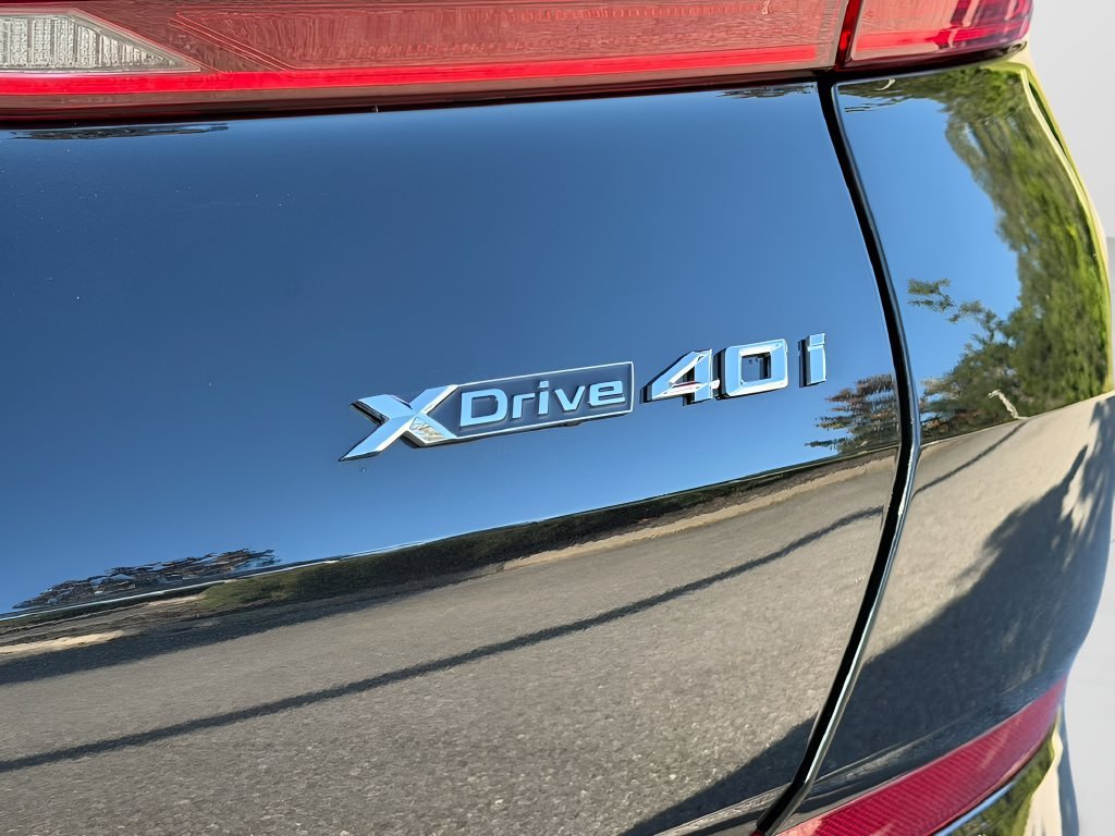 New 2027 Black Sapphire Metallic BMW xDrive40i image 32