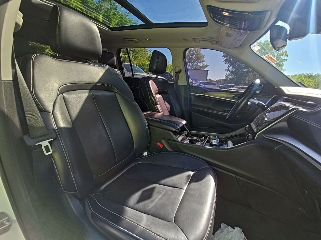Used 2021 White Jeep Limited image 18