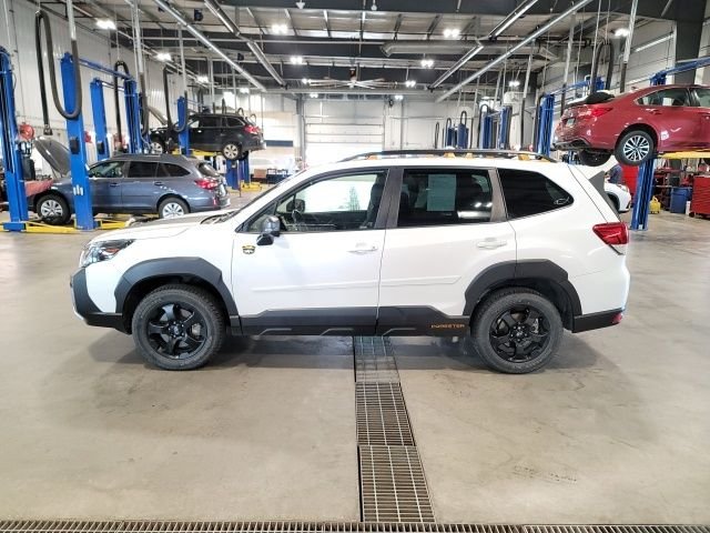 Used 2023 Crystal White Pearl Subaru Wilderness image 4