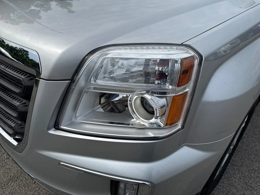 Used 2017 Silver GMC SLE-2 image 19