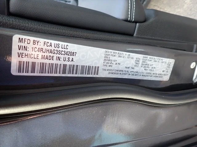 New 2025 Baltic Gray Metallic Clearcoat Jeep Altitude X image 19