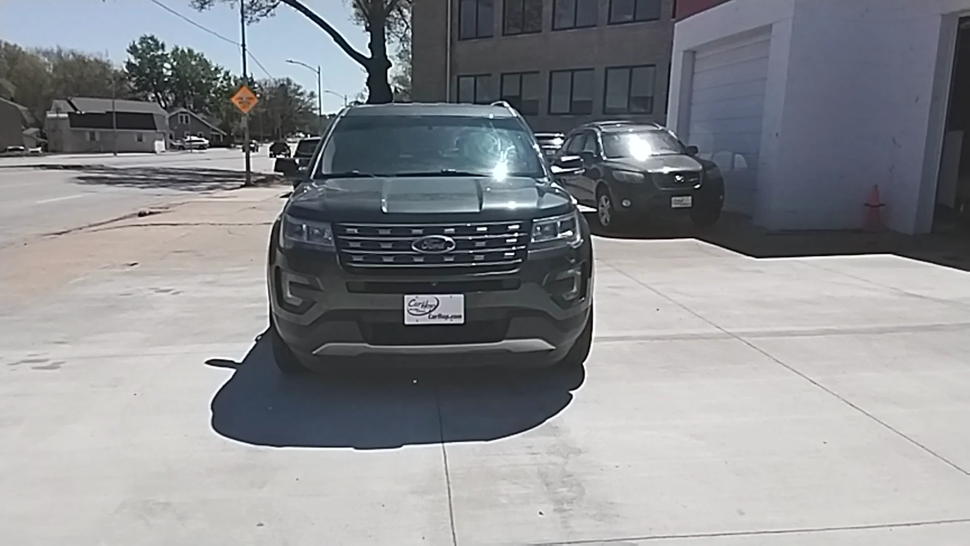 Used 2016 Gray Ford LIMITED image 2