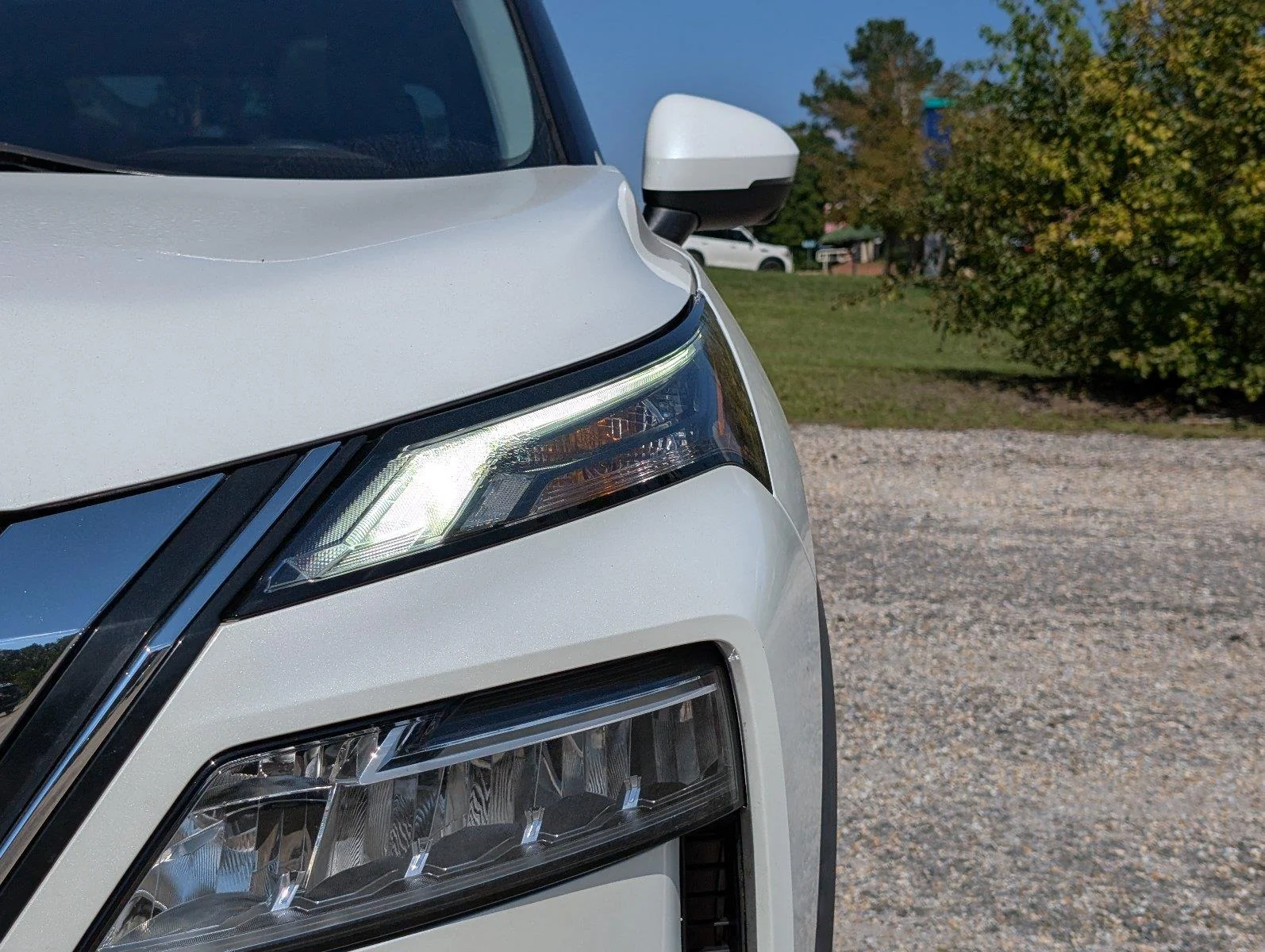 Used 2021 Pearl White Tricoat Nissan SV image 12