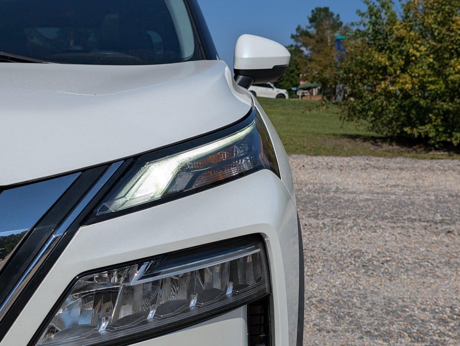 Used 2021 Pearl White Tricoat Nissan SV image 12