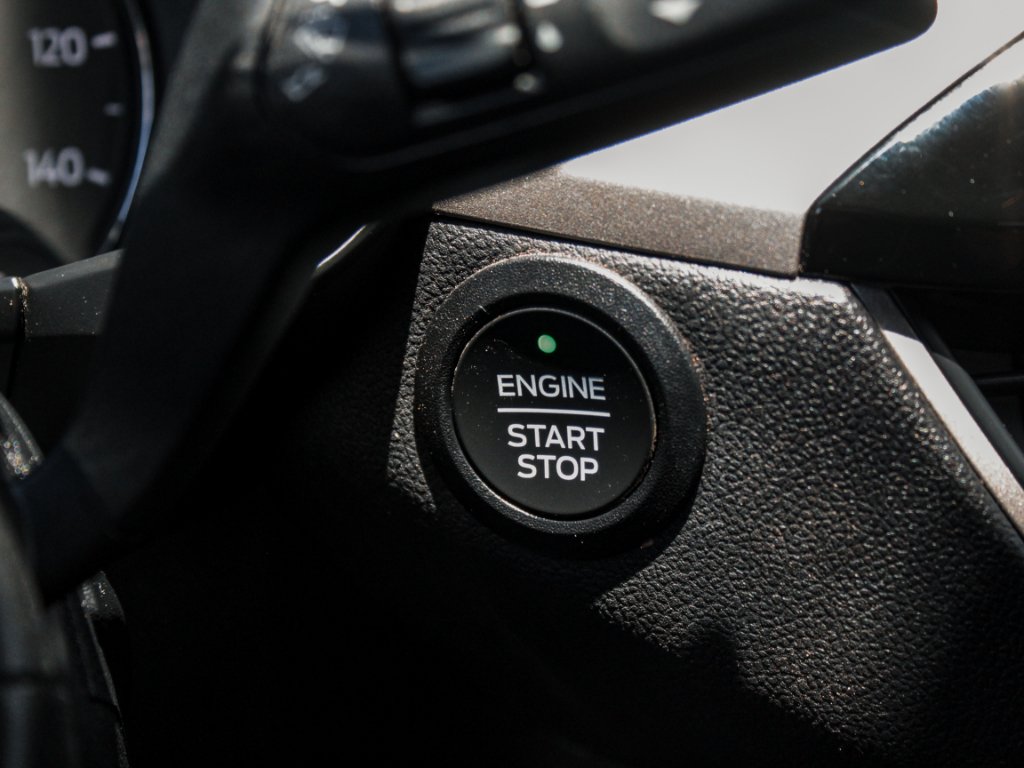 Used 2022 Iconic Silver Metallic Ford SEL Hybrid image 18