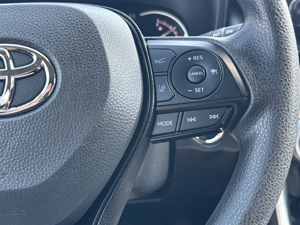 Used 2025 Silver Toyota XLE image 20