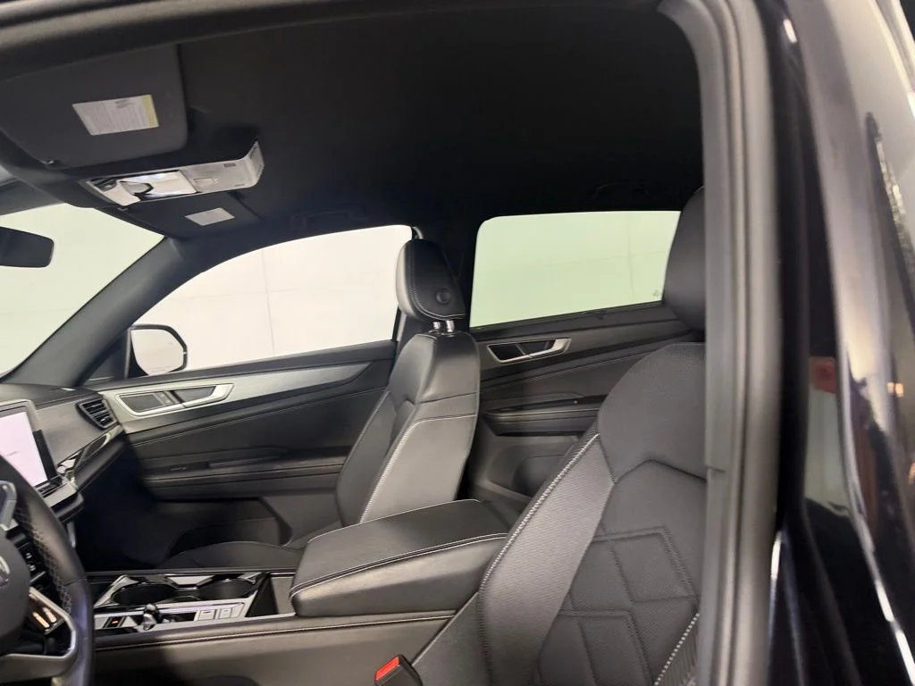 2025 Volkswagen Atlas Cross Sport SE w/Tech - Photo 22