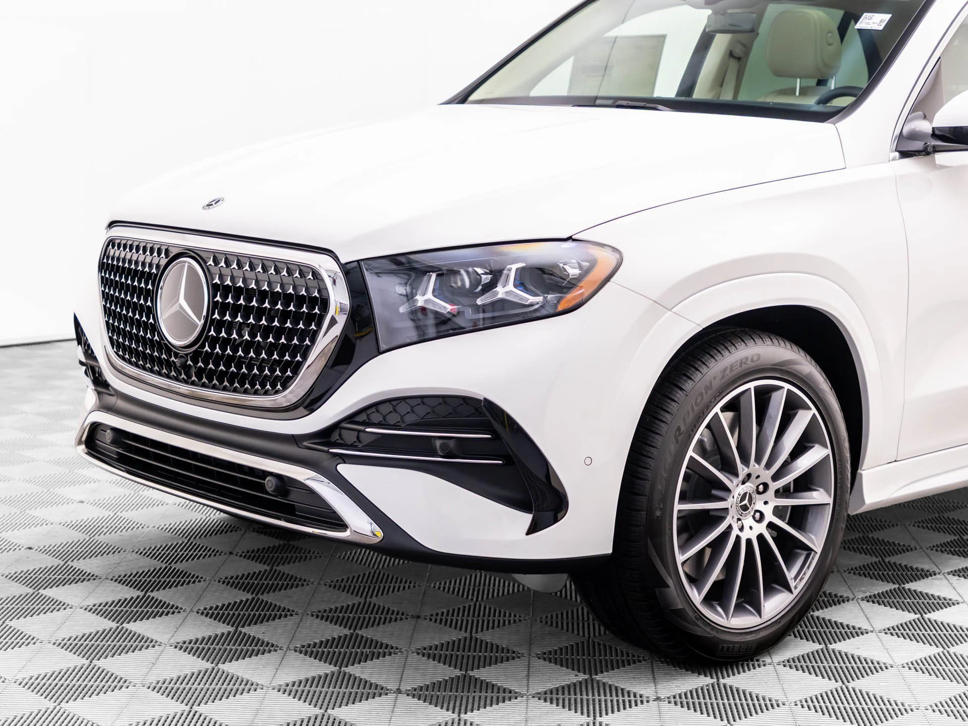 New 2027 White Mercedes-Benz GLE 450 image 39