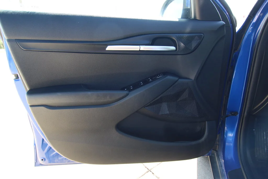 Used 2022 Neptune Blue Kia LX image 30