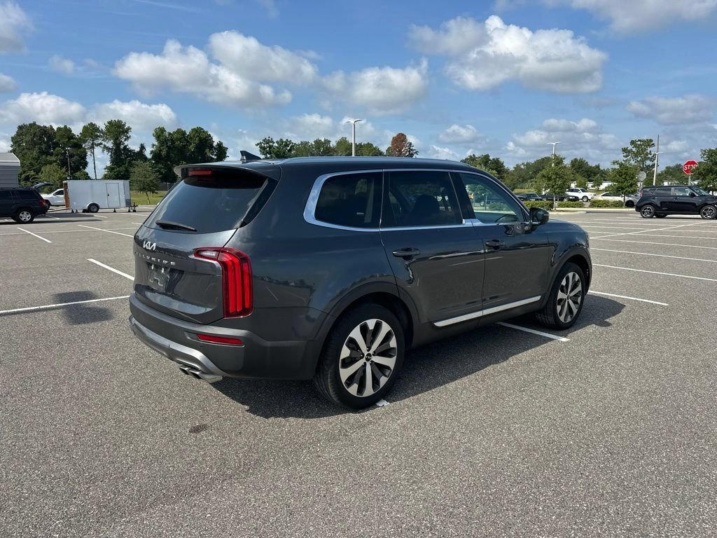 Certified Used 2022 Gray Kia EX image 5