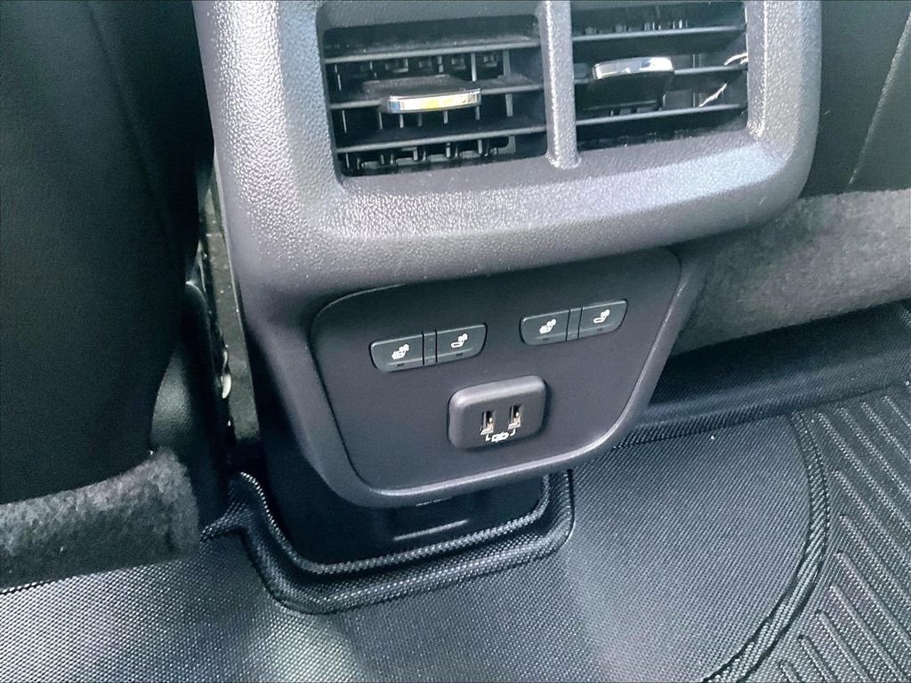 Used 2020 Gray Chevrolet Premier image 28