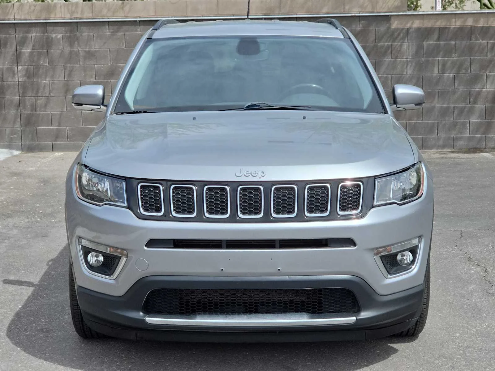 Used 2019 Billet Silver Metallic Clearcoat Jeep Limited image 3