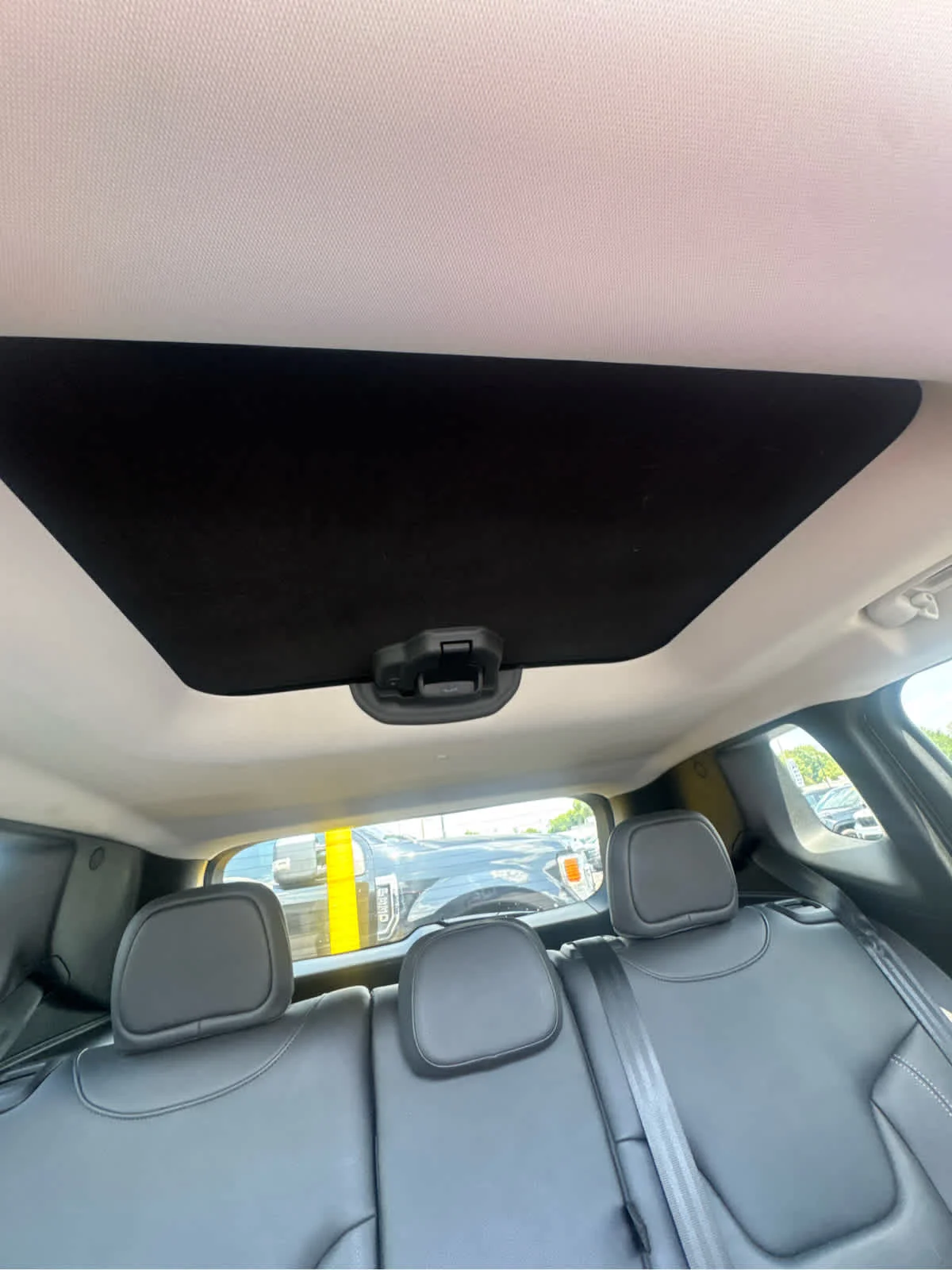 Used 2016 Granite Crystal Clearcoat Metallic Jeep Limited image 28