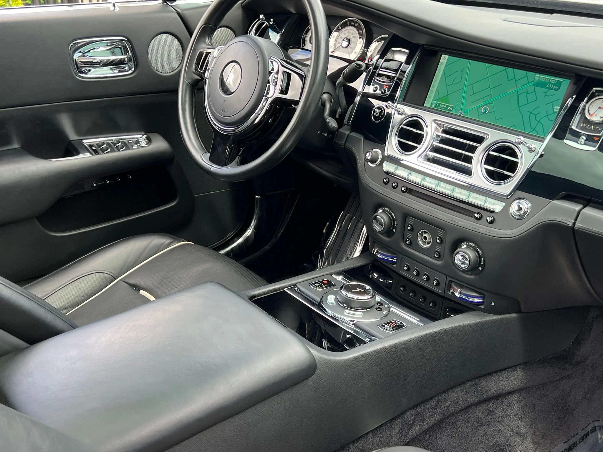 Used 2015 White Rolls-Royce Base image 3