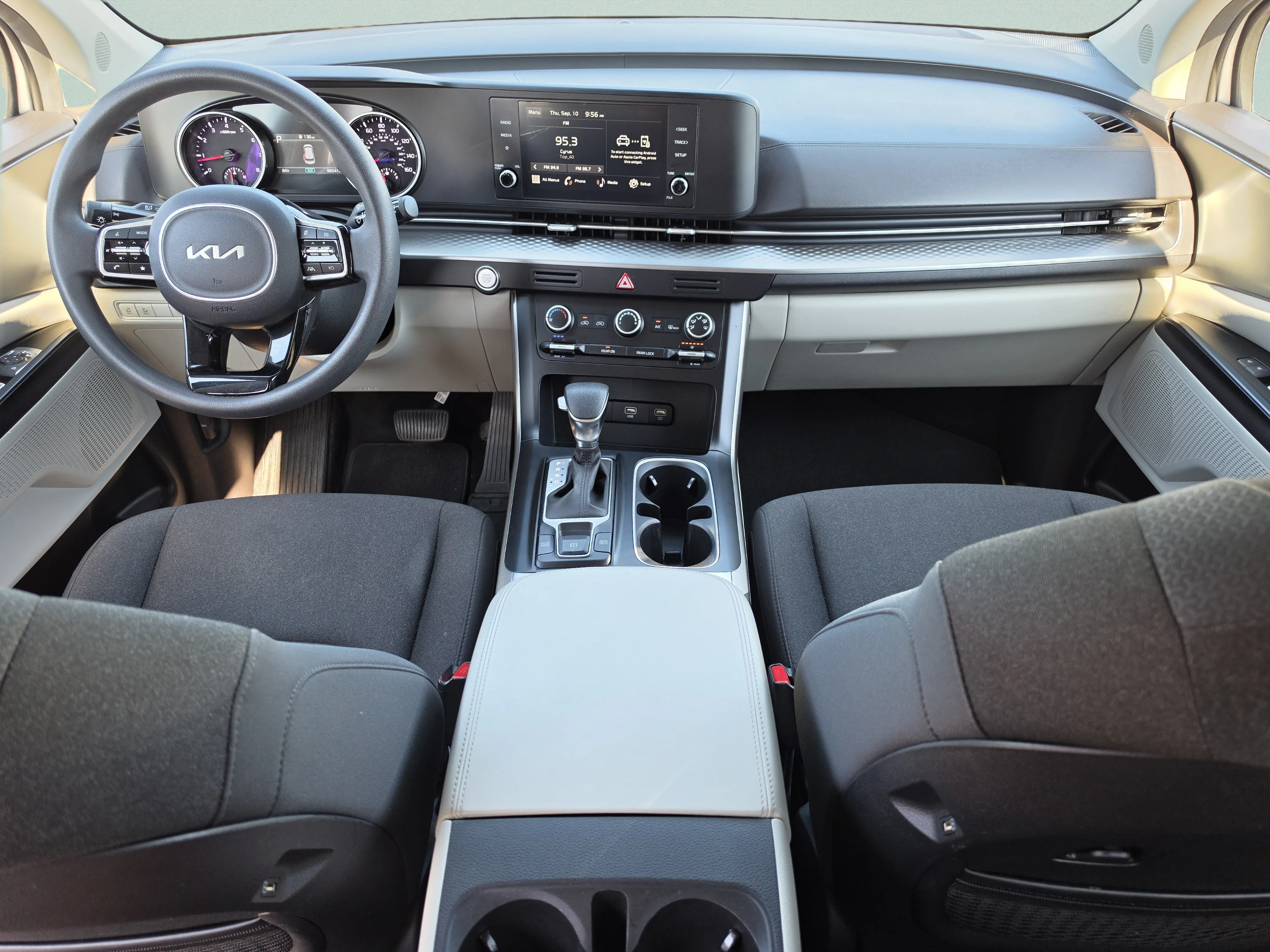 Used 2023 Silky Silver Kia LX image 17