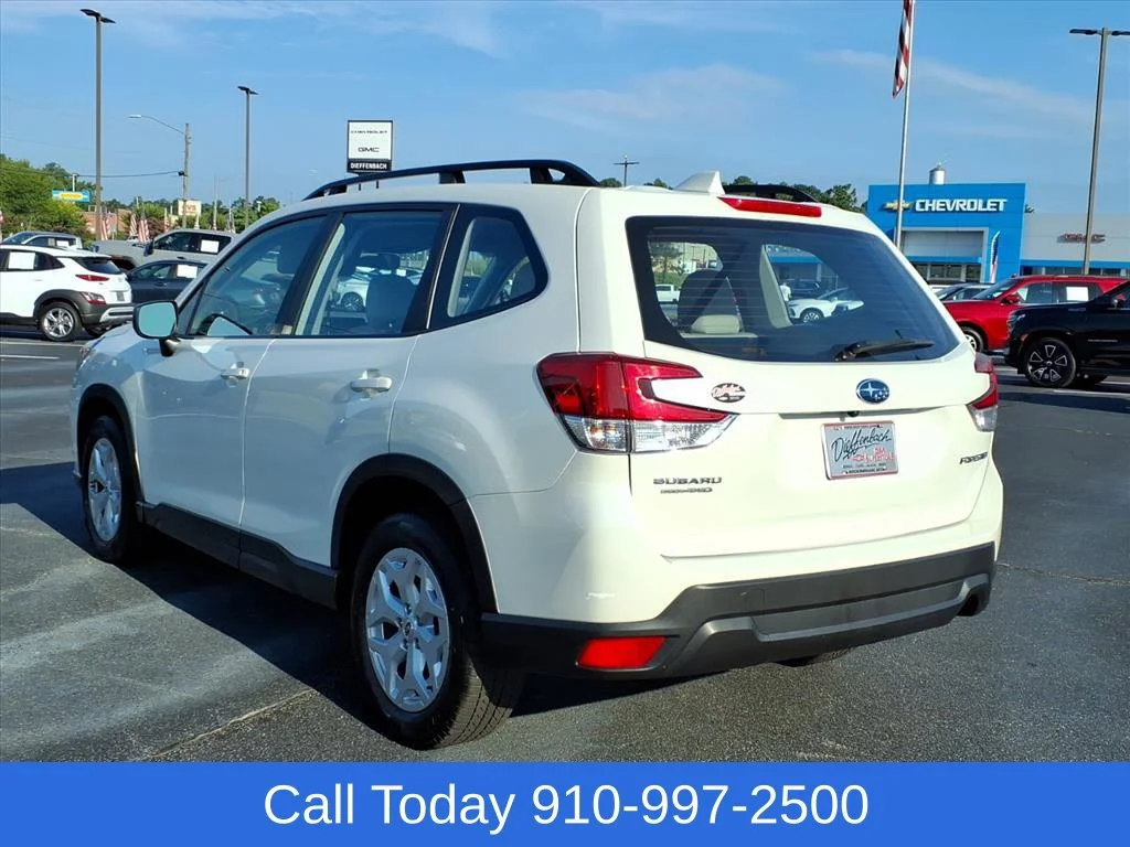 Used 2023 White Subaru  image 5