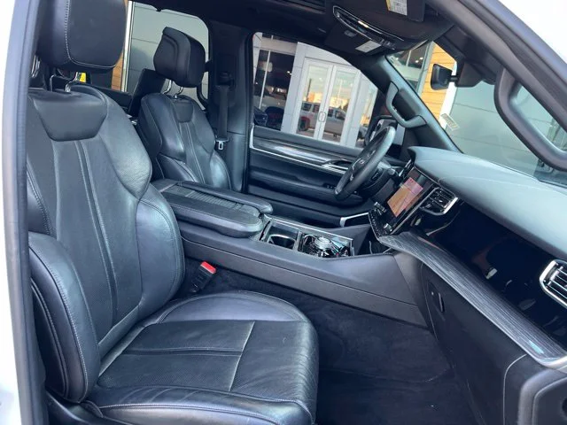 Used 2022 White Jeep Series II image 30