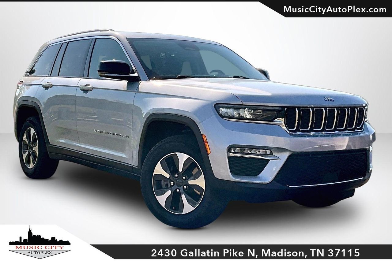 Used 2022 Silver Zynith Jeep Limited 4x4 image 1