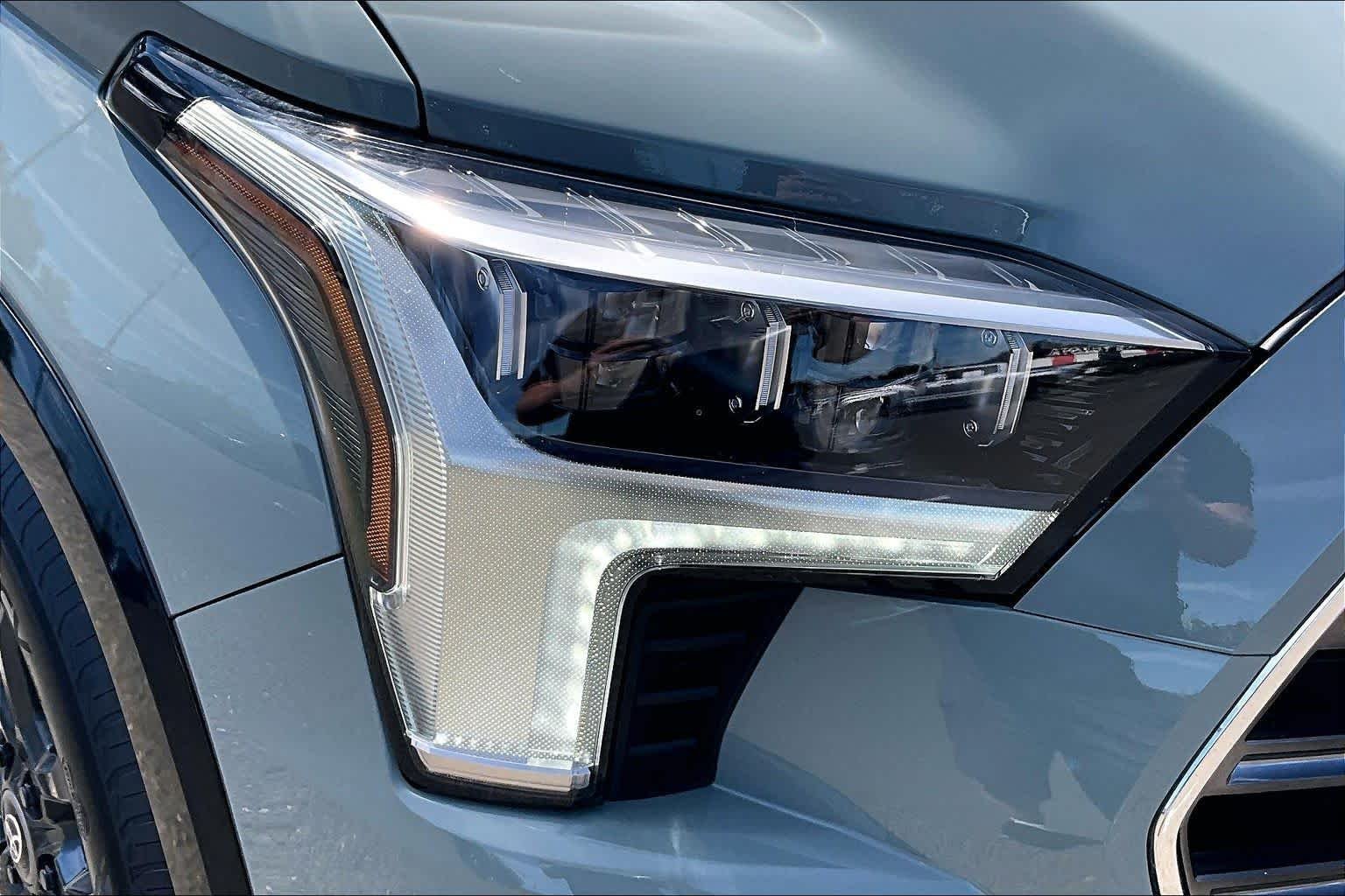Certified Used 2025 Lunar Rock Toyota Platinum image 27