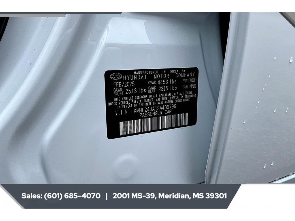 Used 2025 Serenity White Hyundai SE image 7
