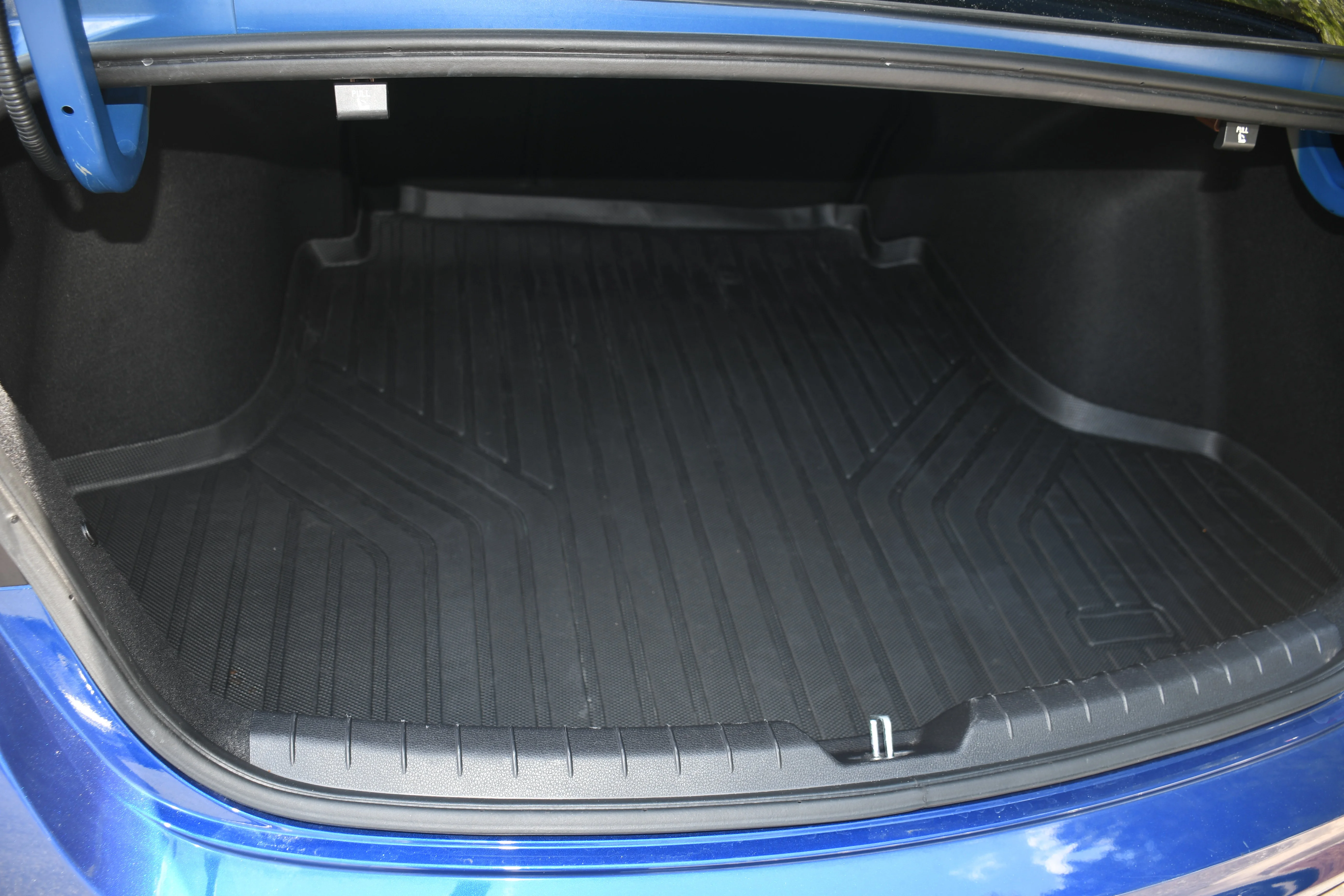 Used 2022 Blue Kia EX image 19