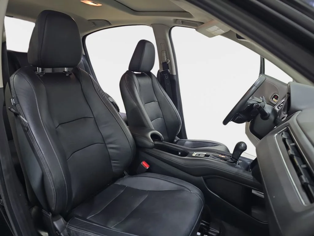 Used 2019 Black Honda Touring image 12