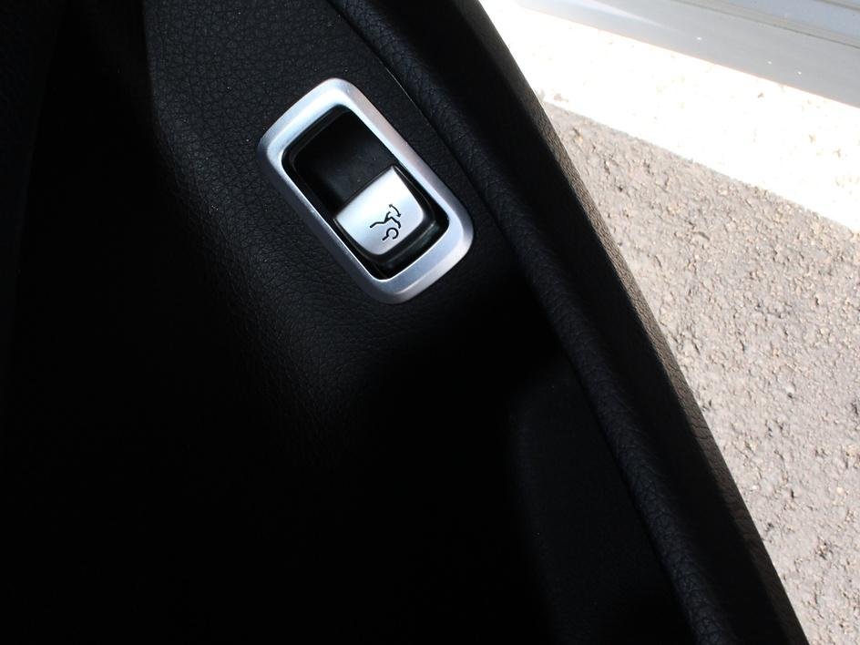 Used 2015 White Mercedes-Benz S 550 image 32