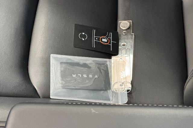 Used 2022  Tesla Performance image 10