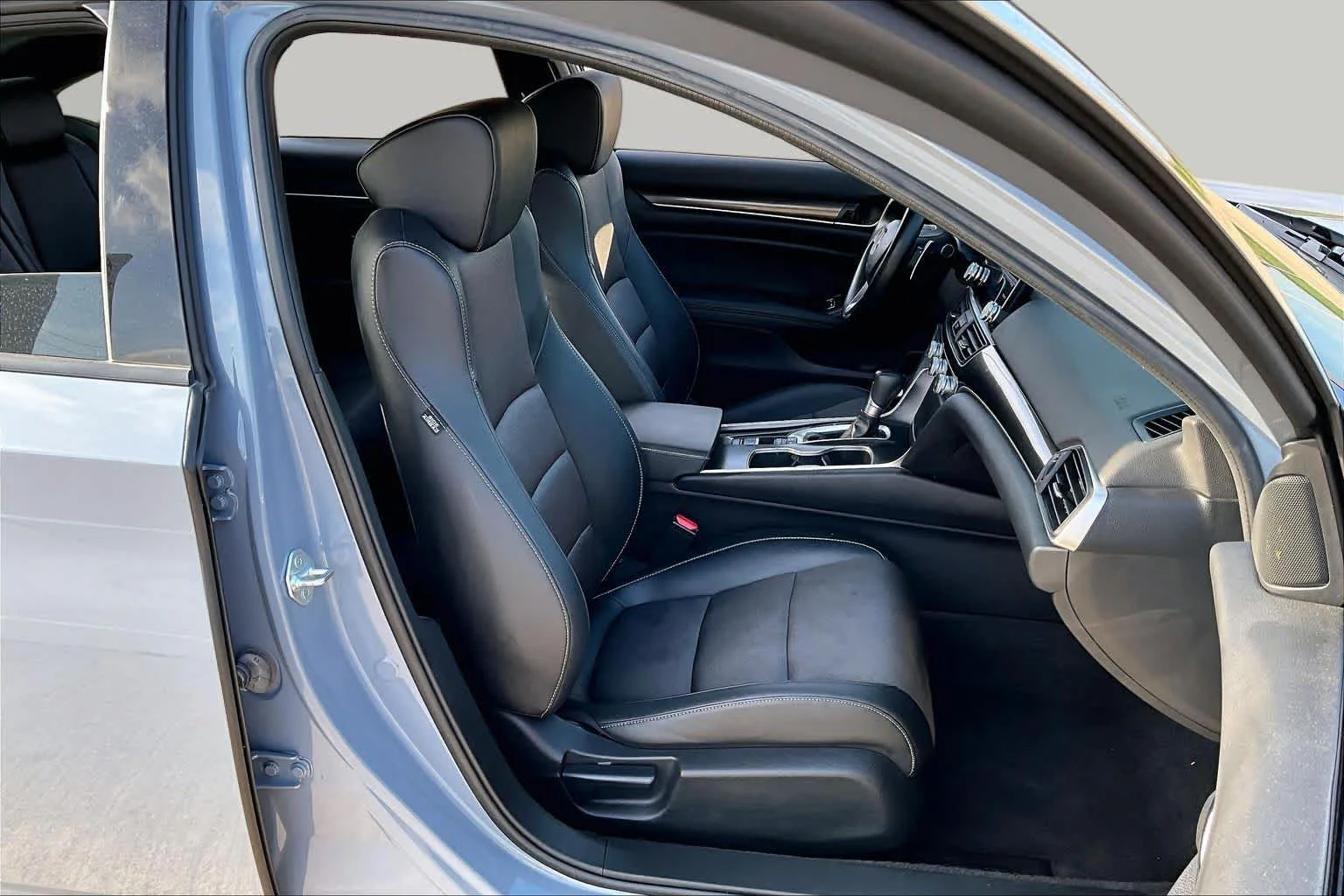 Used 2022 Sonic Gray Pearl Honda Sport image 9