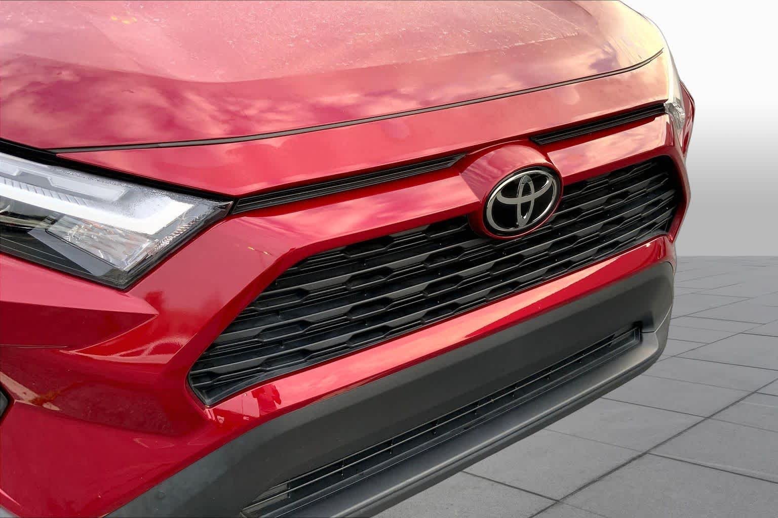 Used 2024 Ruby Flare Pearl Toyota XLE image 29