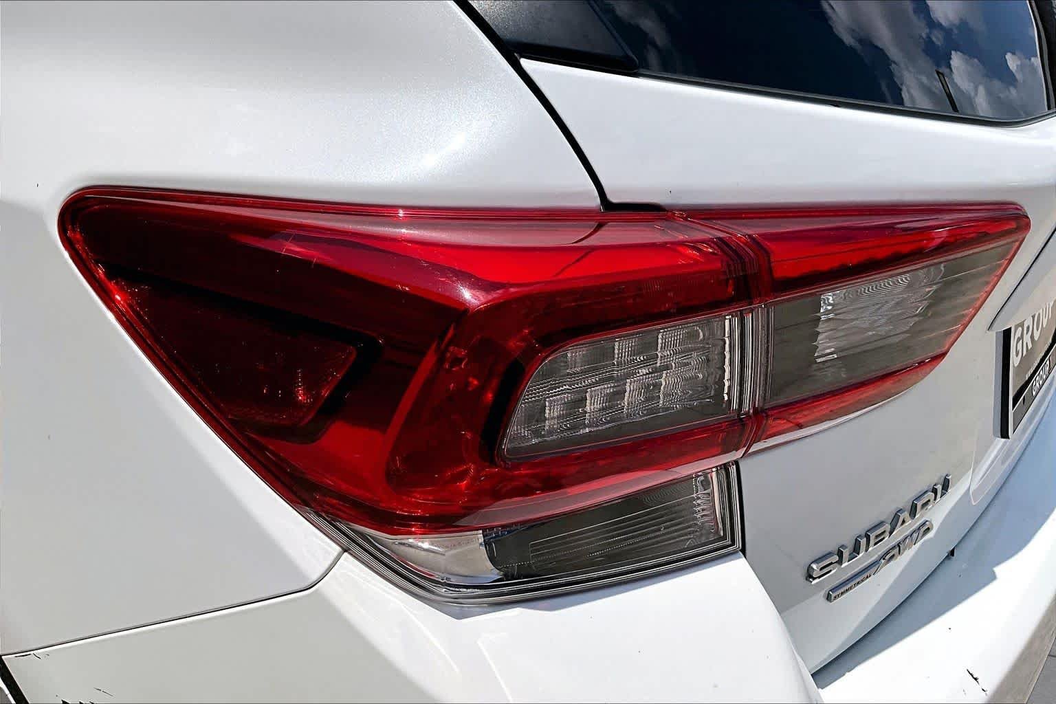 Used 2022 Crystal White Pearl Subaru  image 28