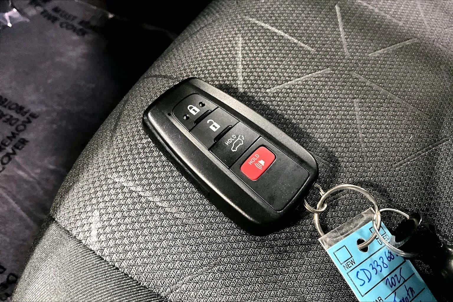Used 2025 Ice Cap Toyota Hybrid XLE image 15