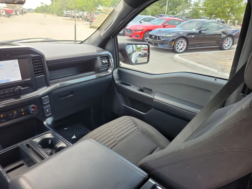 Used 2023 Oxford White Ford XL image 12