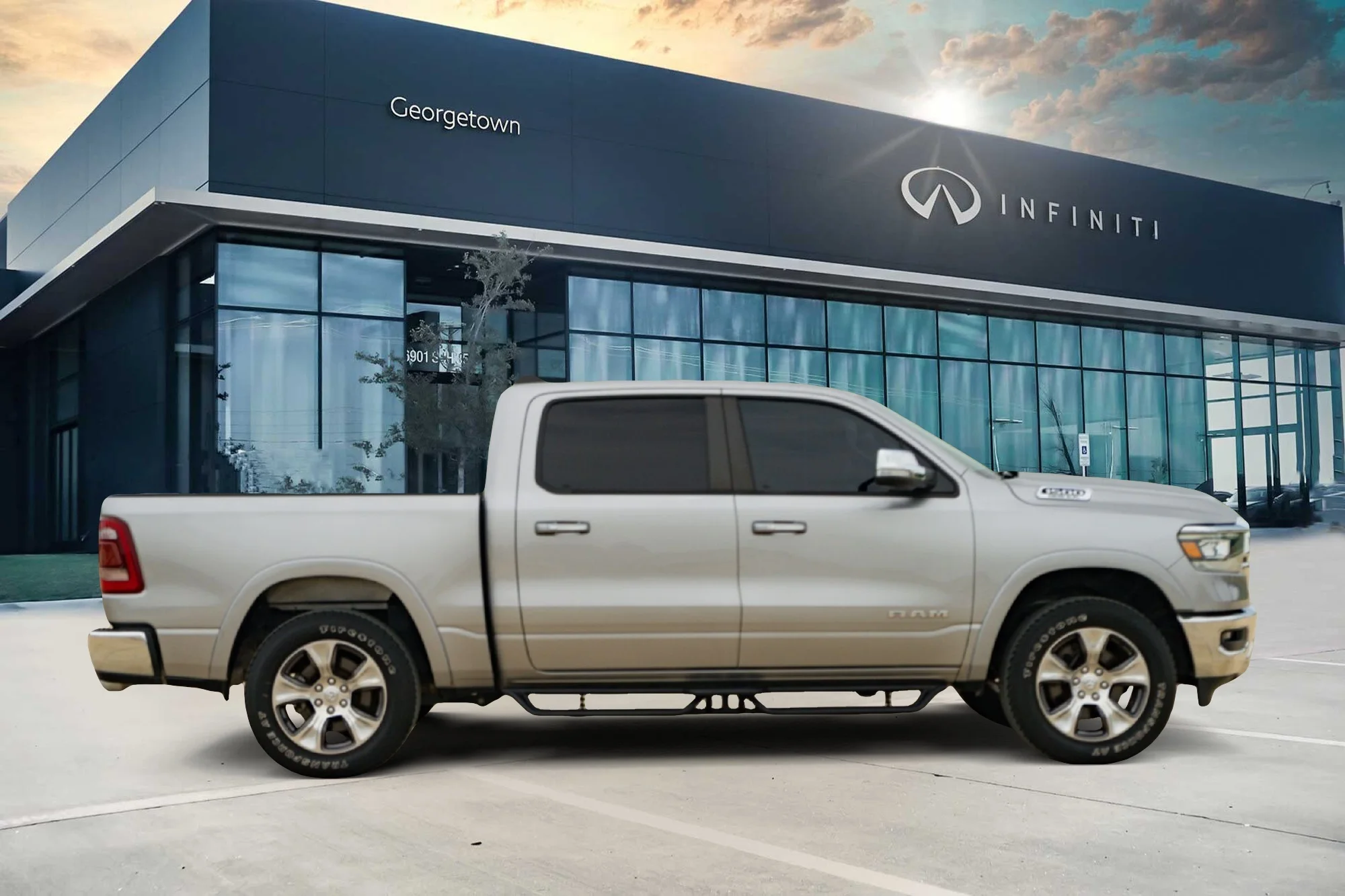 Used 2022 Silver Ram Laramie image 4