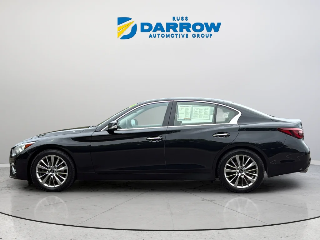 Used 2022 Black INFINITI LUXE image 2