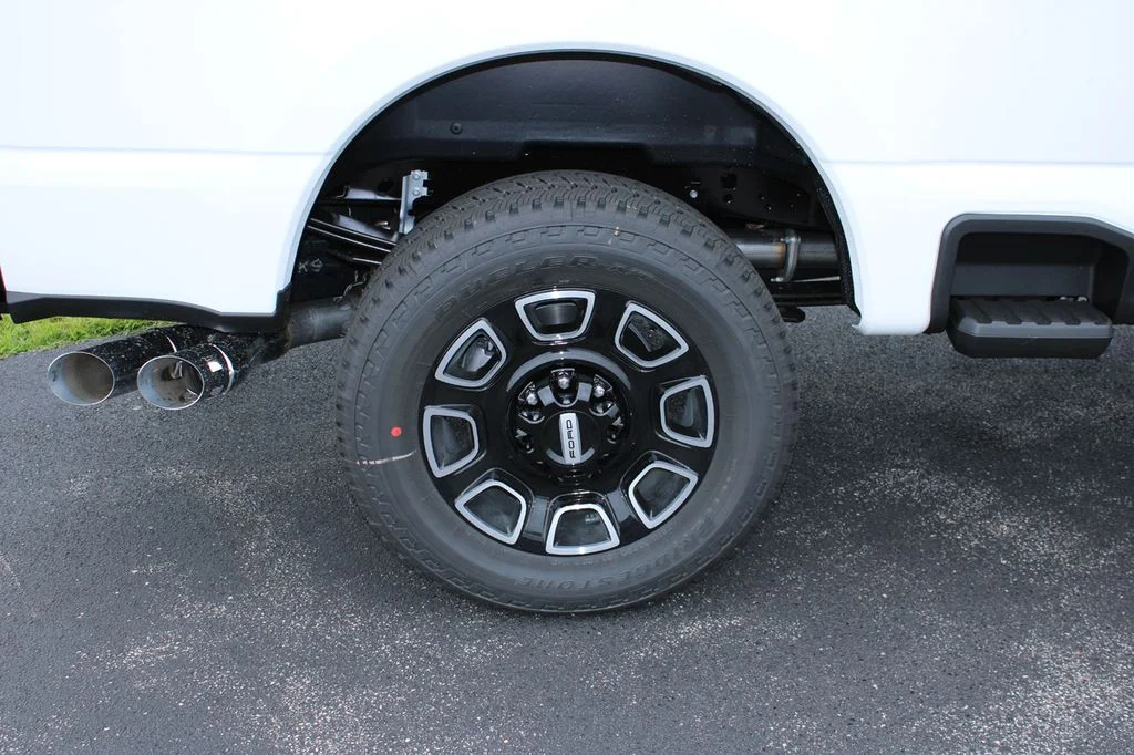 New 2026 Star White Metallic Tri-Coat Ford F-250® Platinum® image 16
