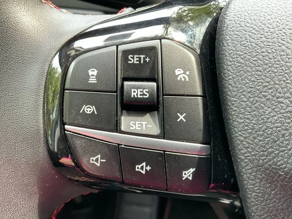 Used 2022 Gray Ford SEL image 35